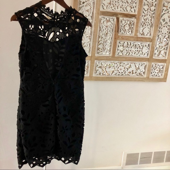⭐️NWOT Black floral design full cutout dress - Picture 2 of 4